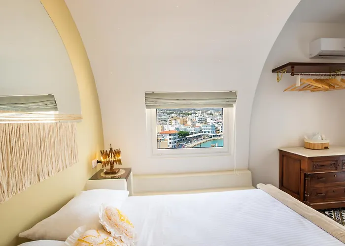 Gorgona Traditional 3 Apartment